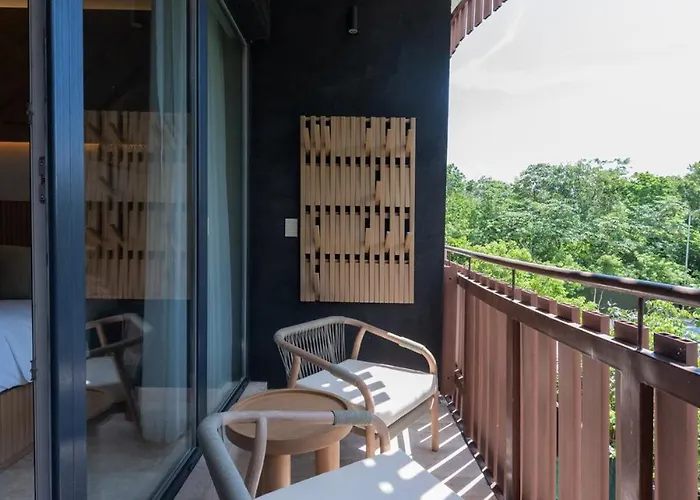 Apartment Luxury Apartment - Ocean View Pool - Steps From Exclusive Habitats Beach Club *