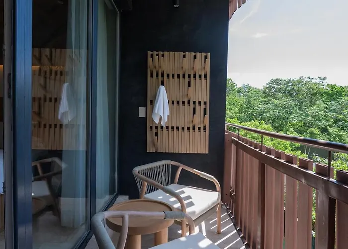 Luxury Apartment - Ocean View Pool - Steps From Exclusive Habitats Beach Club Apartment