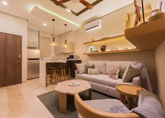 Luxury Apartment - Ocean View Pool - Steps From Exclusive Habitats Beach Club